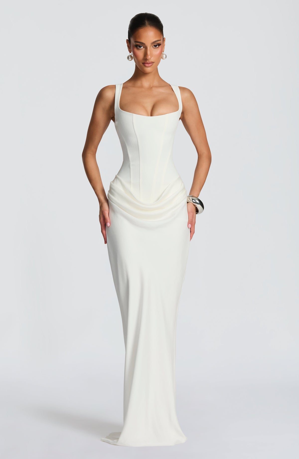 Luna · Vestido largo con escote cuadrado