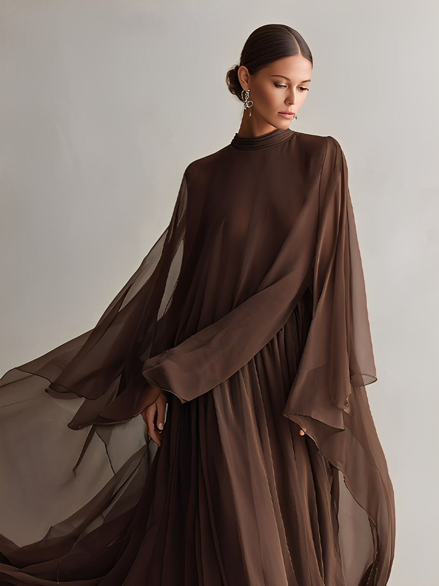 Vestido de gasa marrón intenso con silueta maxi vaporosa y diseño de capa, estilo elegante y glamour moderno