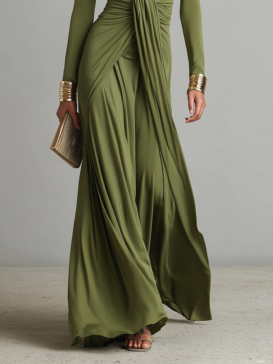 Vestido maxi glamour verde oliva de seda elástica con escote en V profundo y detalles fruncidos