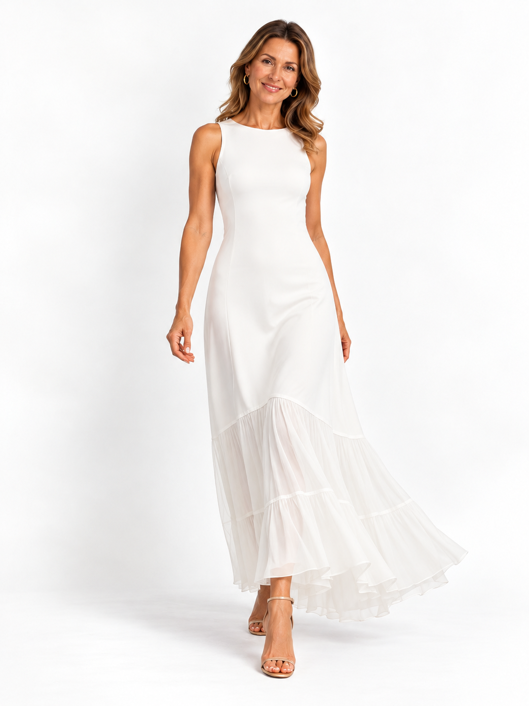 Elegante vestido blanco sin mangas de seda de leche con paneles de gasa