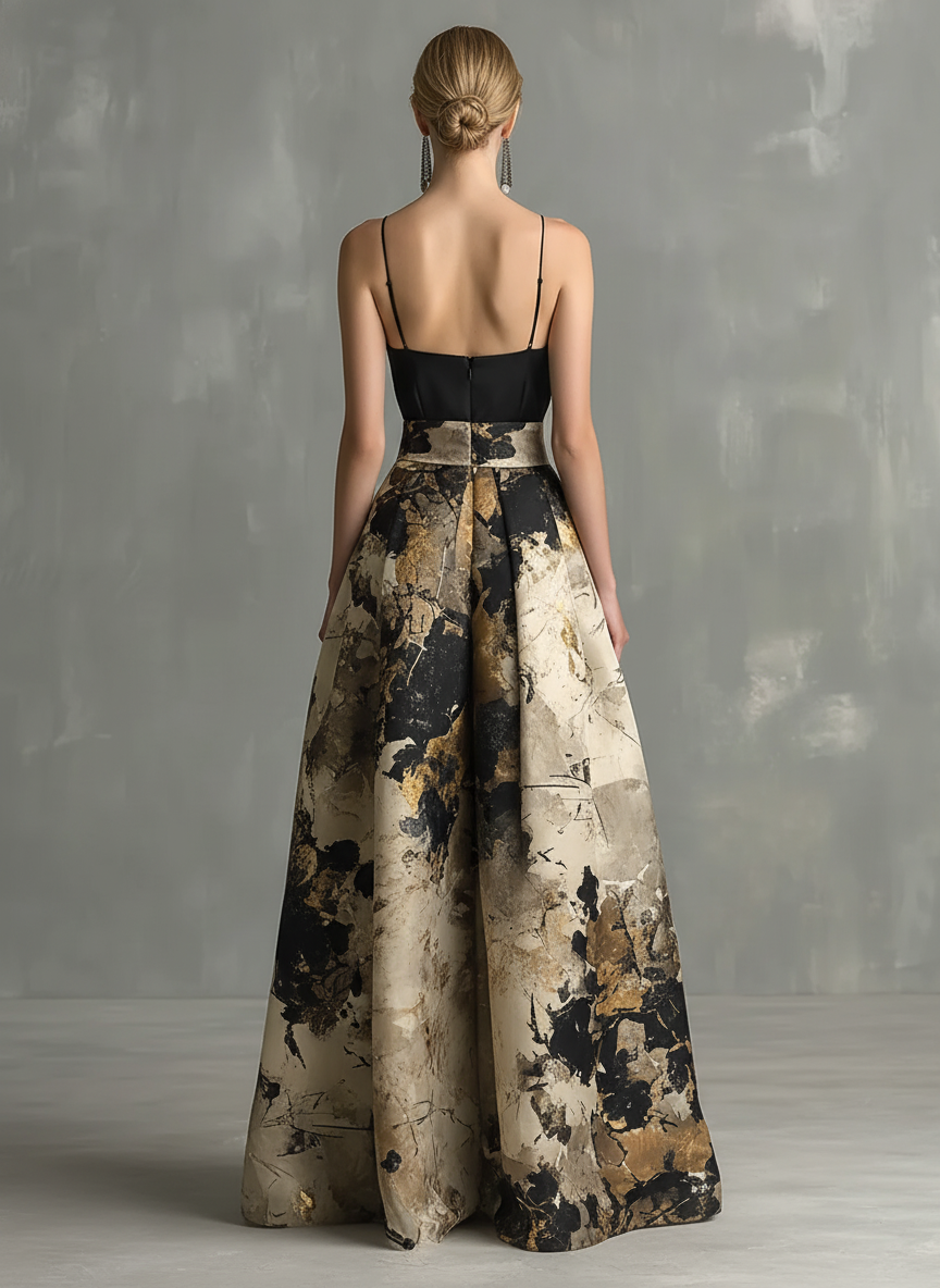Vestido maxi elegante negro y beige con estampado abstracto, escote en V y tirantes