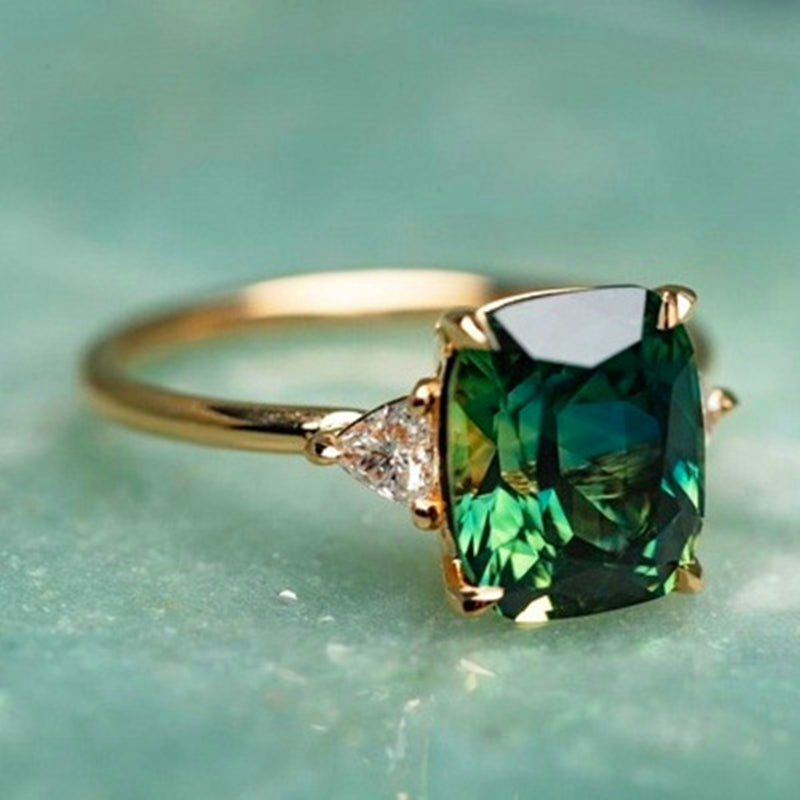 Anillo en Oro con Circonita Verde