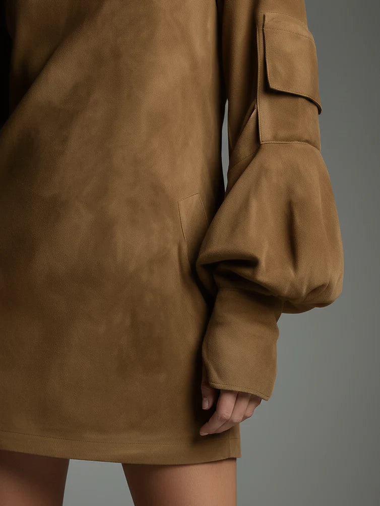 Minivestido de ante suave con cuello alto