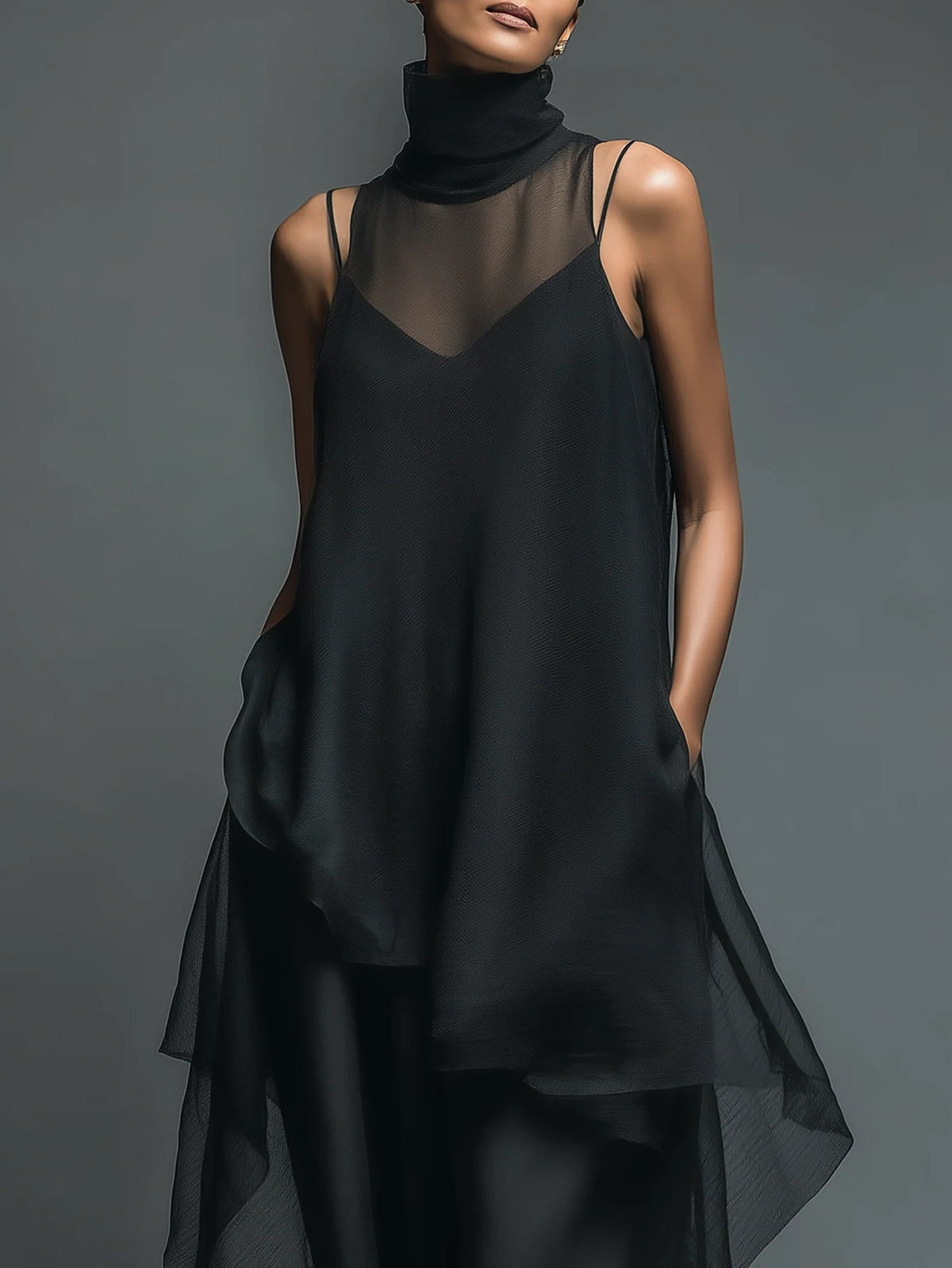 Conjunto de dos piezas: vestido lencero negro minimalista de acetato con sobrevestido largo de gasa