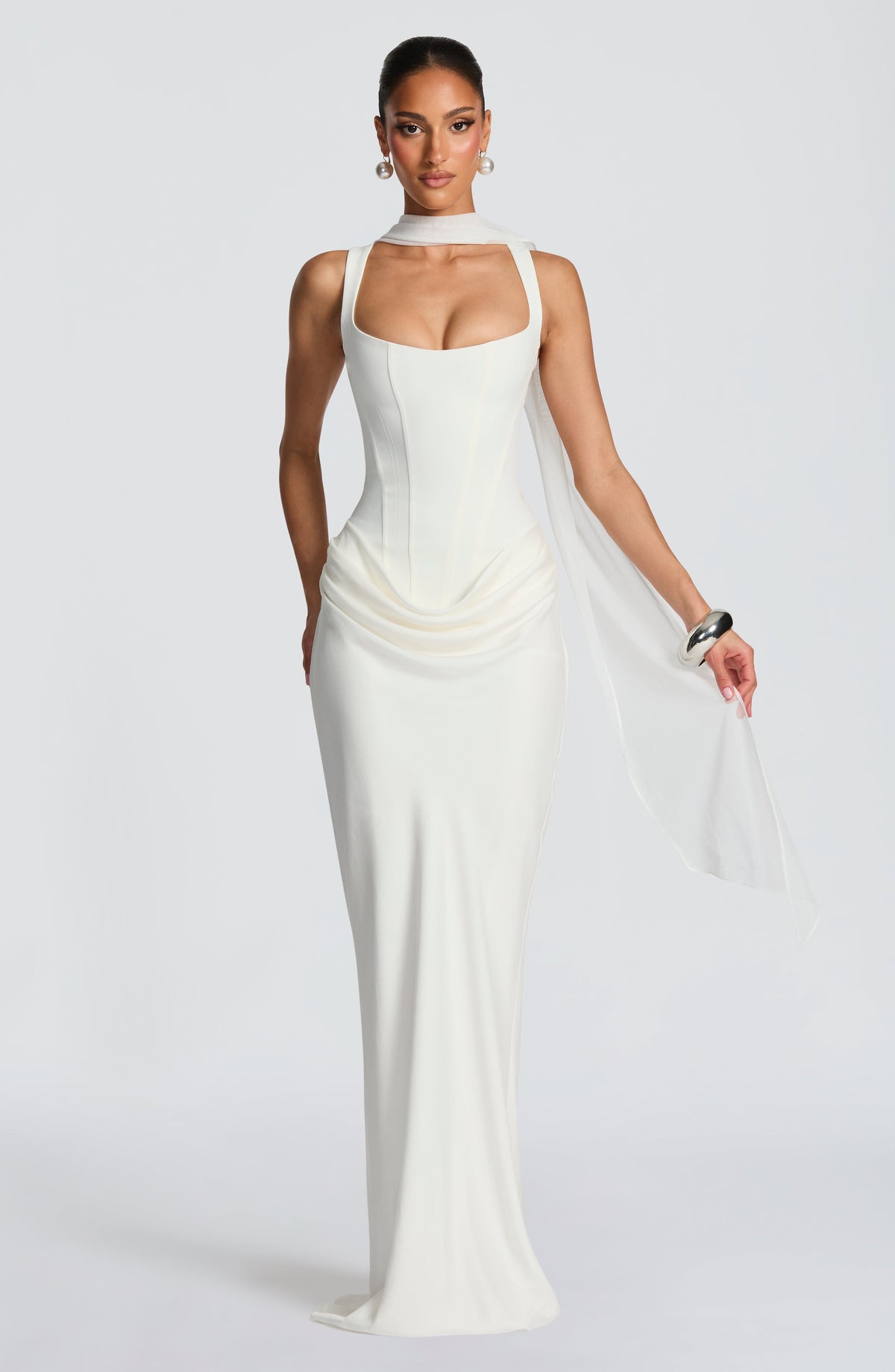 Luna · Vestido largo con escote cuadrado